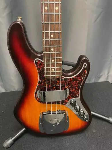 Fender Deluxe Jazz Bass 2